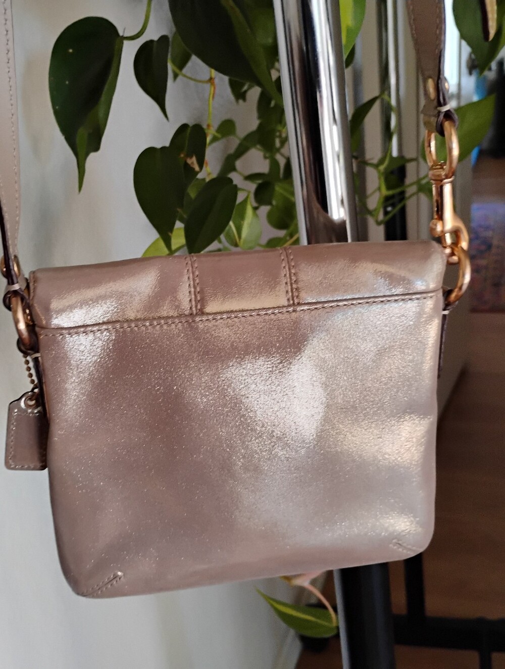 Coach Peyton Textured Metallic Turn-lock Crossbody - Picture 4 of 12